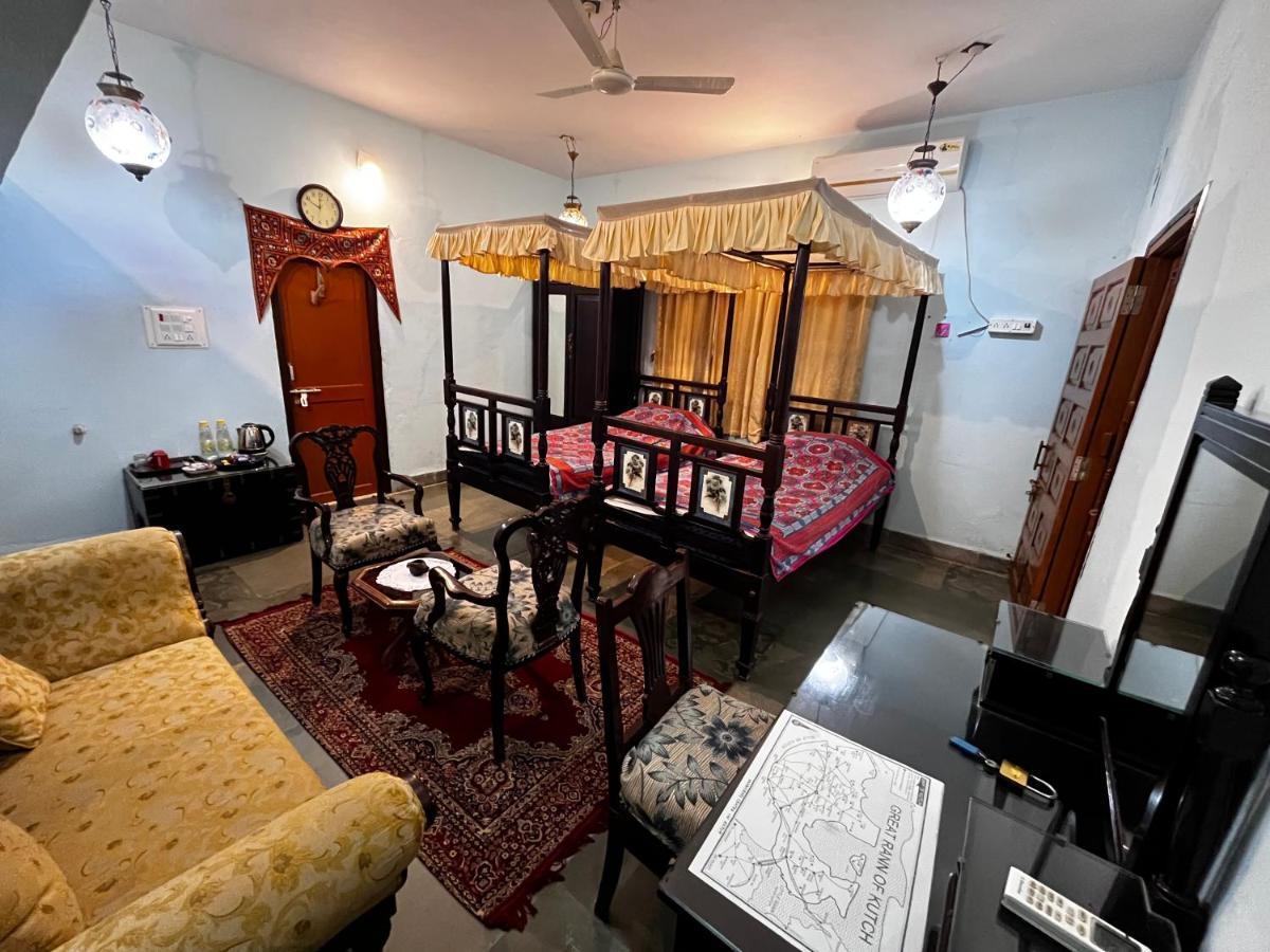 Sharad Baug Homestay Bhuj Exteriör bild