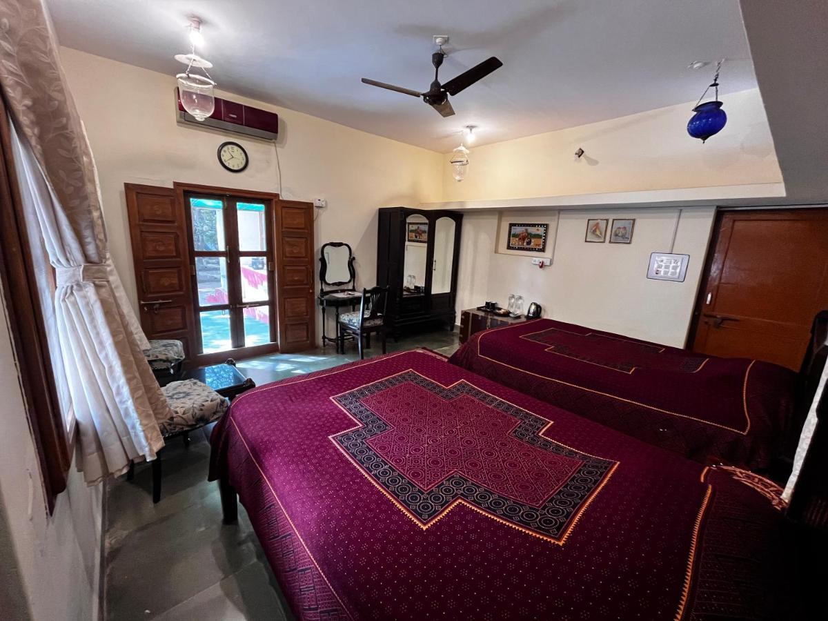 Sharad Baug Homestay Bhuj Exteriör bild